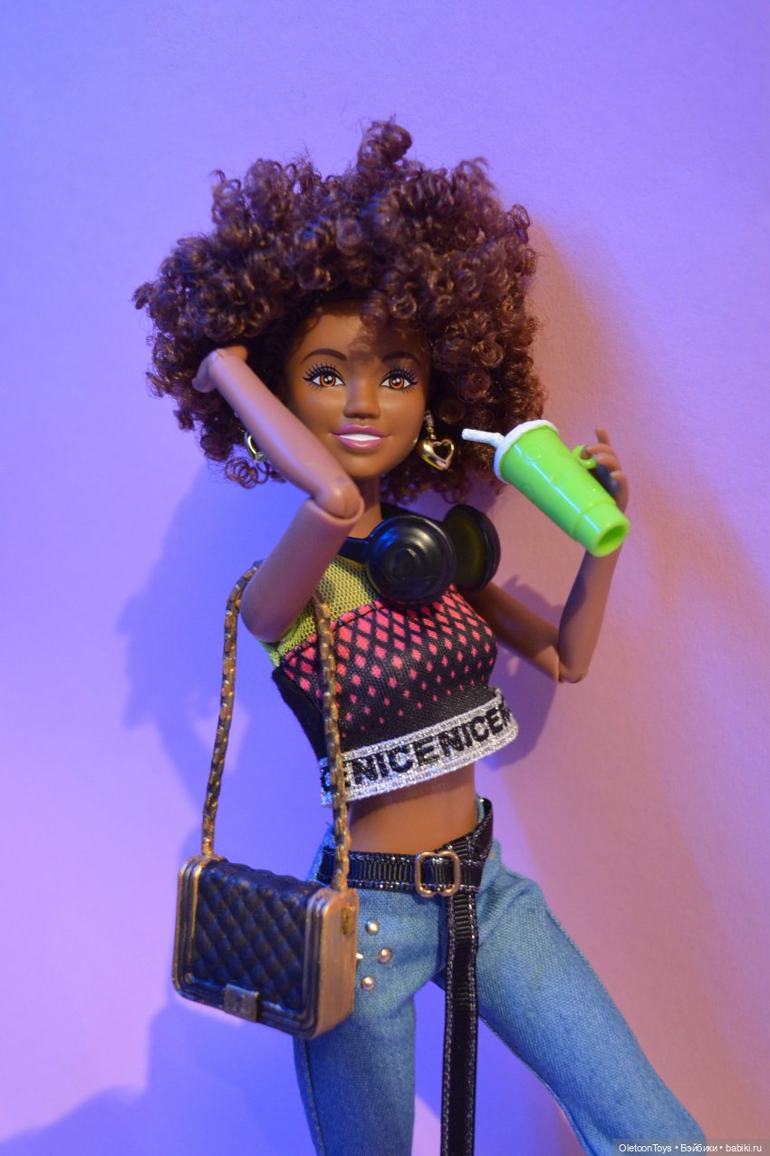 Солнечная тусовщица Anlily