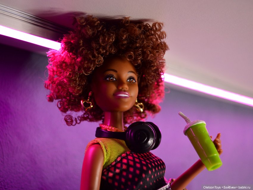 Солнечная тусовщица Anlily