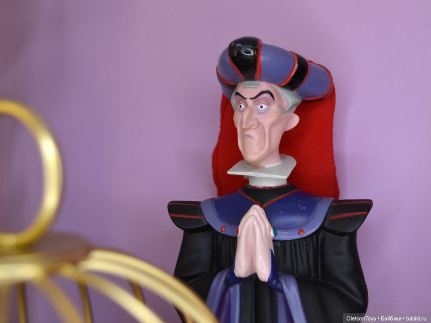 Цирковая полка — Коллекции игровых кукол (Playline): фото полок (фото 7)