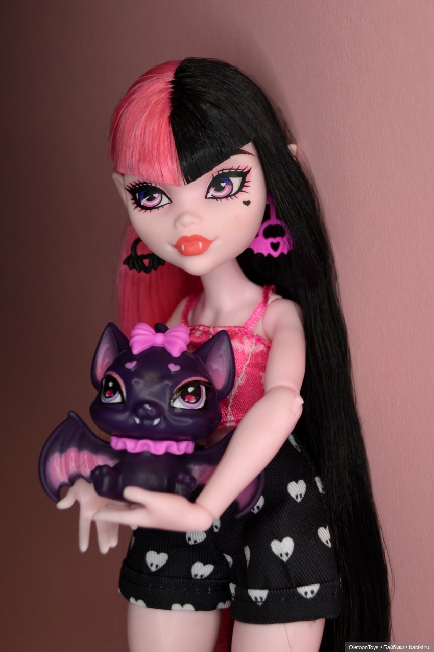 Дракулаура на примерке — Куклы Monster High и Ever After High: G1 (фото 4)