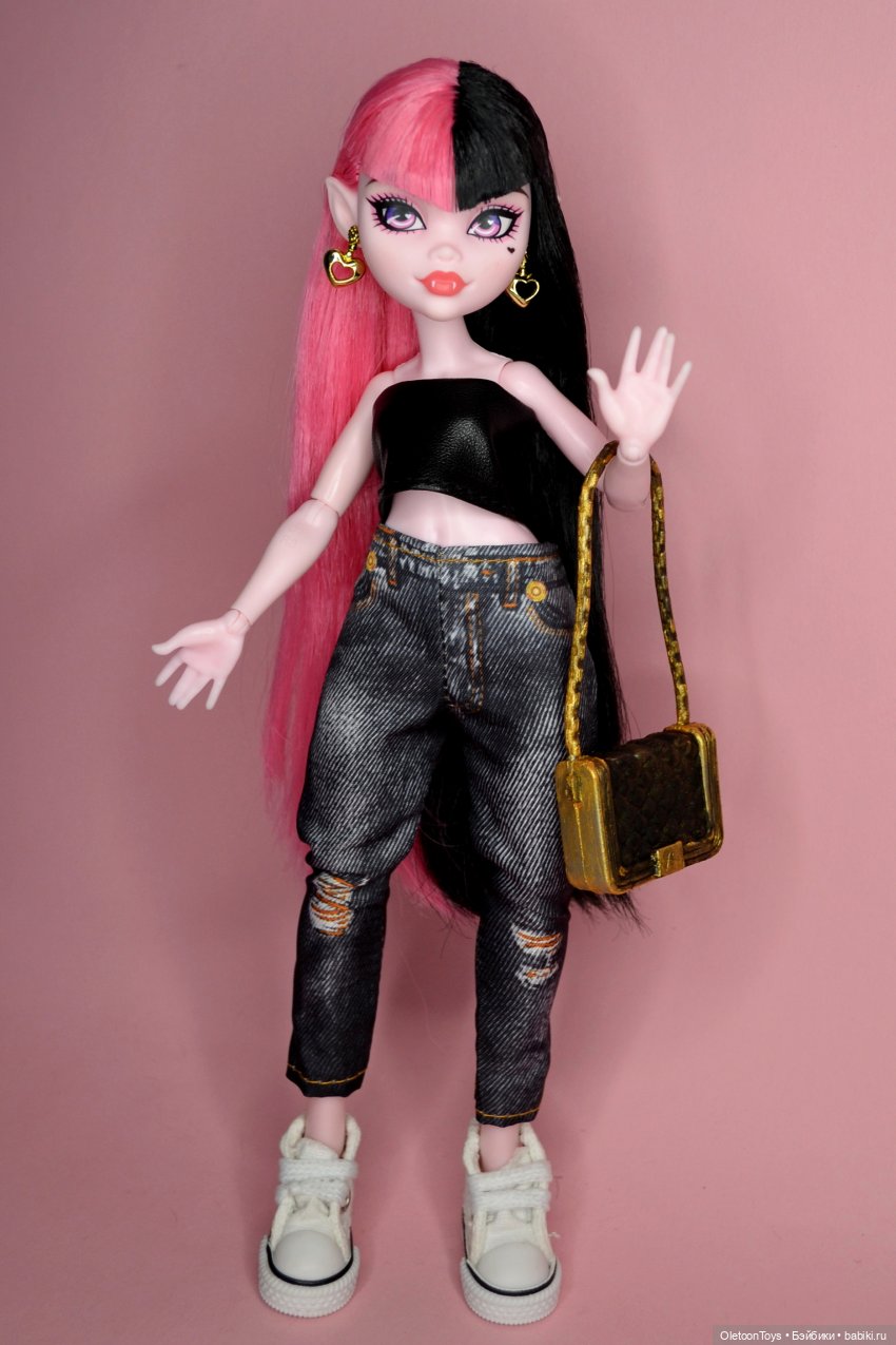 Дракулаура на примерке — Куклы Monster High и Ever After High: G1 (фото 7)