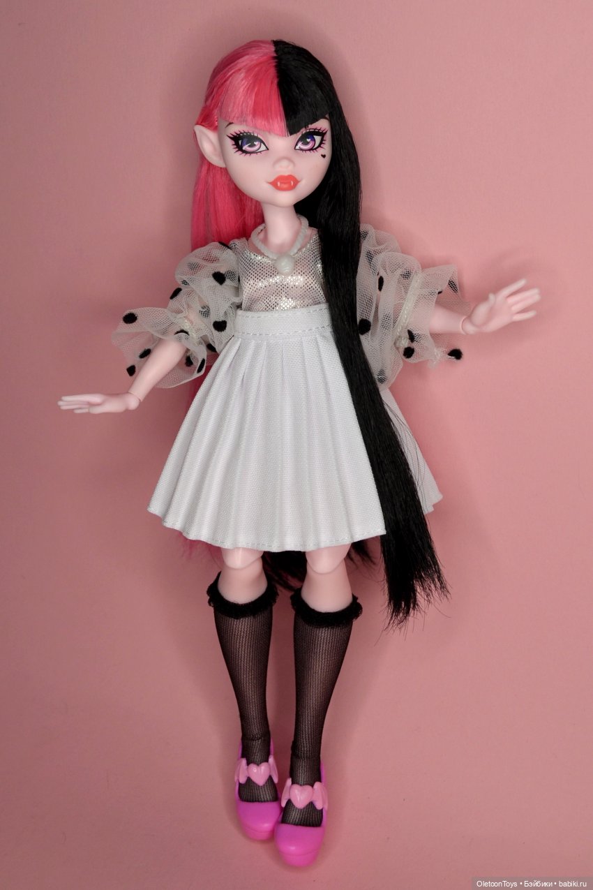 Дракулаура на примерке — Куклы Monster High и Ever After High: G1 (фото 6)