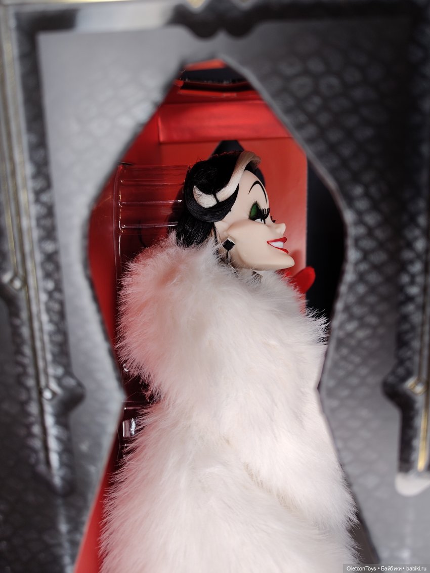 Большая Круэлла — Куклы Disney Animators и Принцессы Диснея: Disney Store