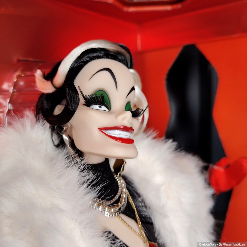 Большая Круэлла — Куклы Disney Animators и Принцессы Диснея: Disney Store