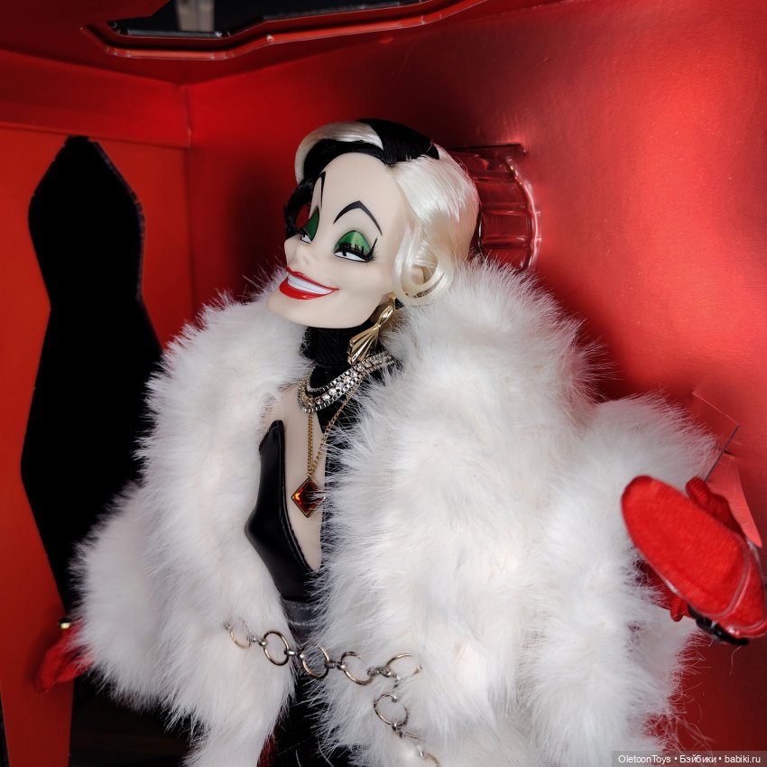 Большая Круэлла — Куклы Disney Animators и Принцессы Диснея: Disney Store