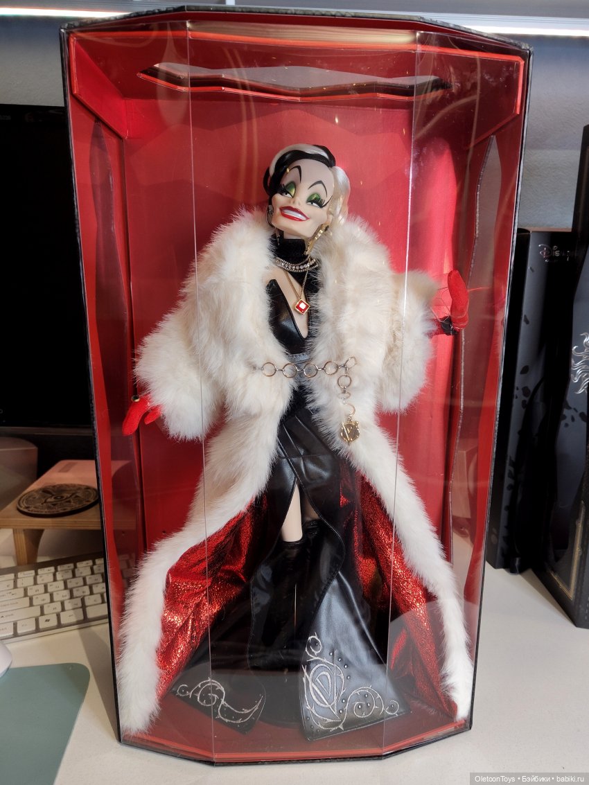 Большая Круэлла — Куклы Disney Animators и Принцессы Диснея: Disney Store (фото 4)