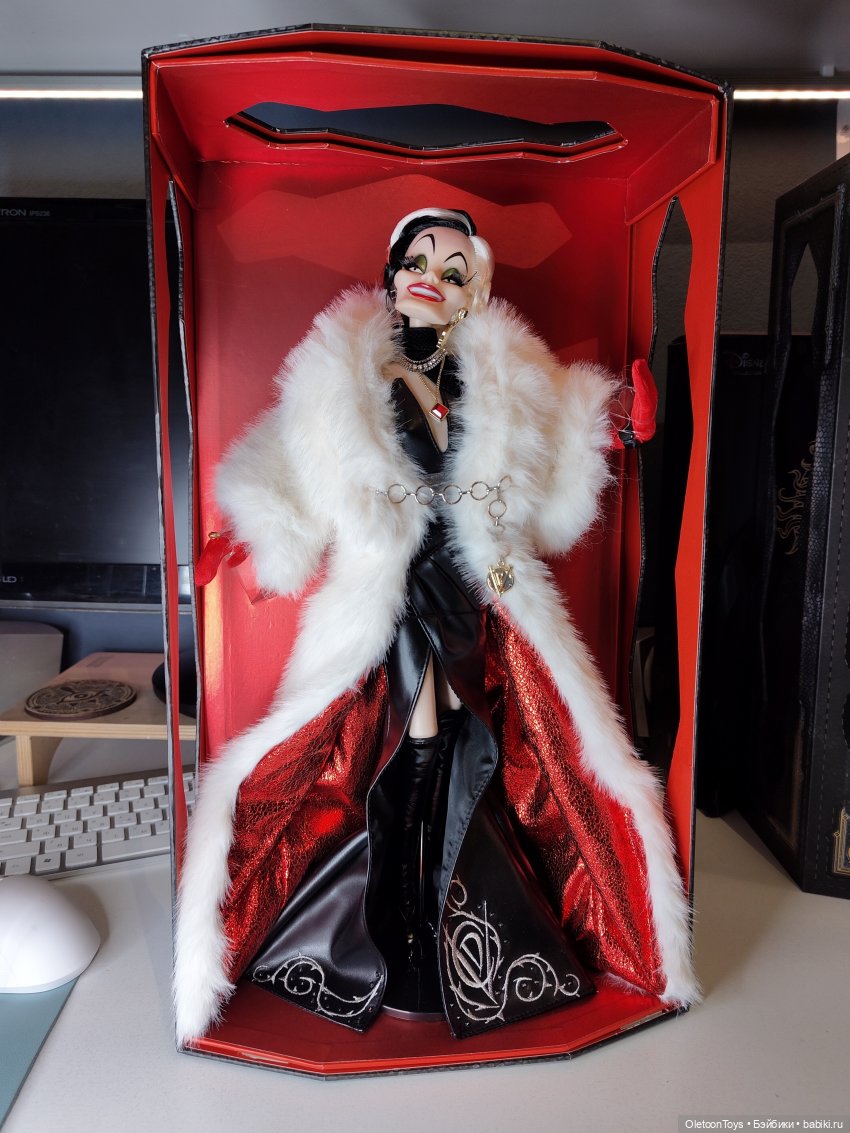 Большая Круэлла — Куклы Disney Animators и Принцессы Диснея: Disney Store (фото 5)