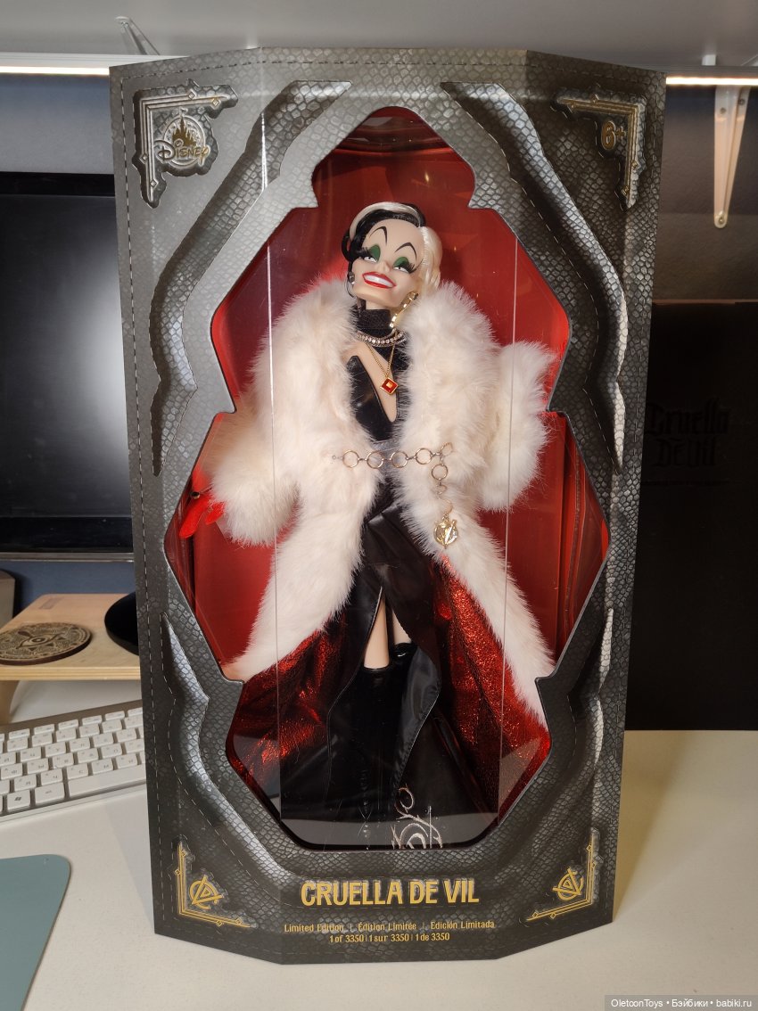 Большая Круэлла — Куклы Disney Animators и Принцессы Диснея: Disney Store