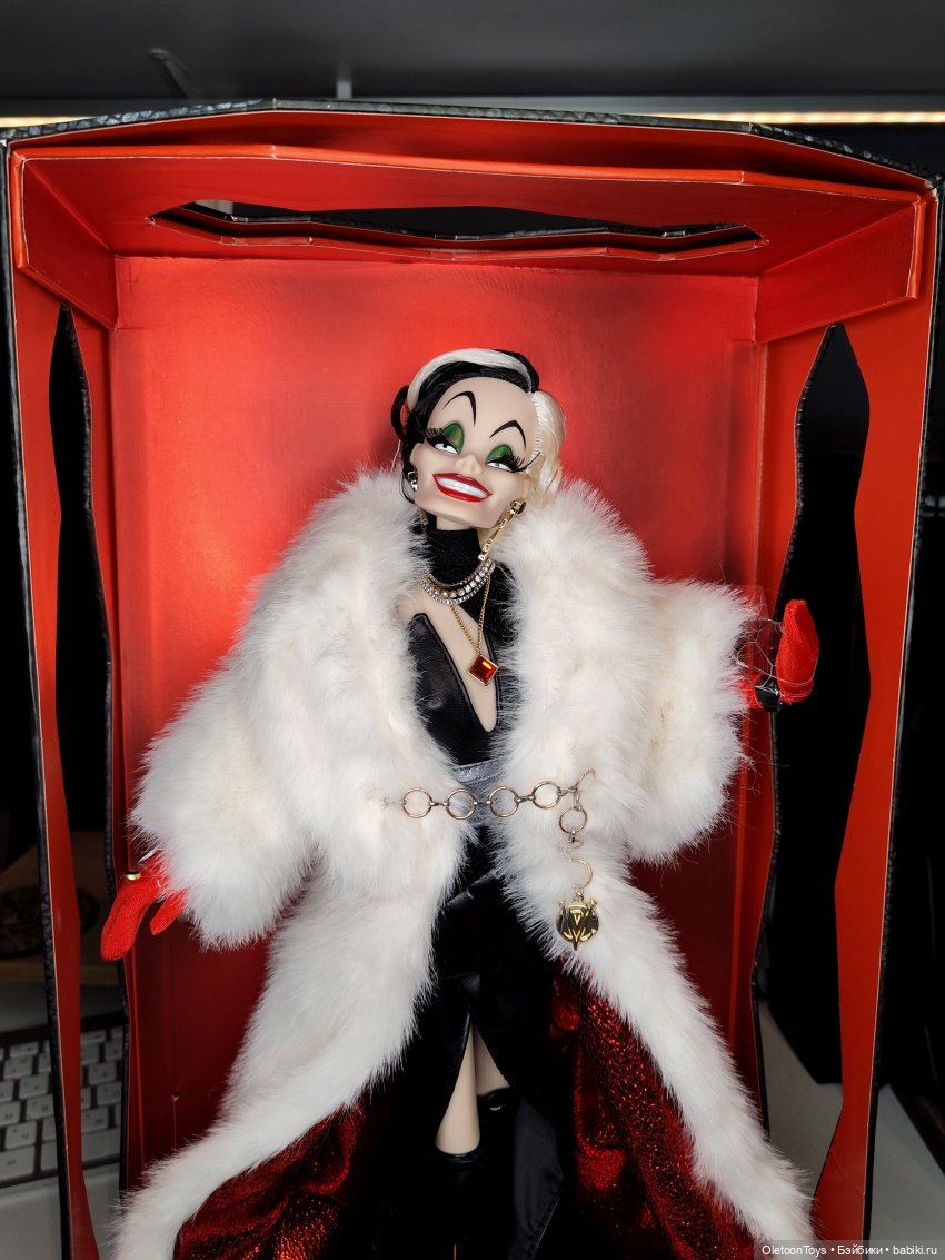 Большая Круэлла — Куклы Disney Animators и Принцессы Диснея: Disney Store (фото 6)