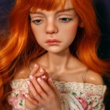 Птичка Лора в цвете капучино