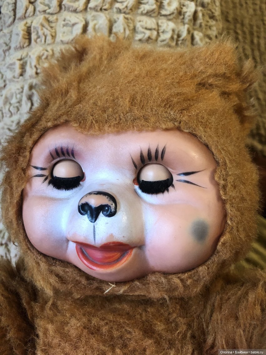 Почернела щёчка у мишки ГДР