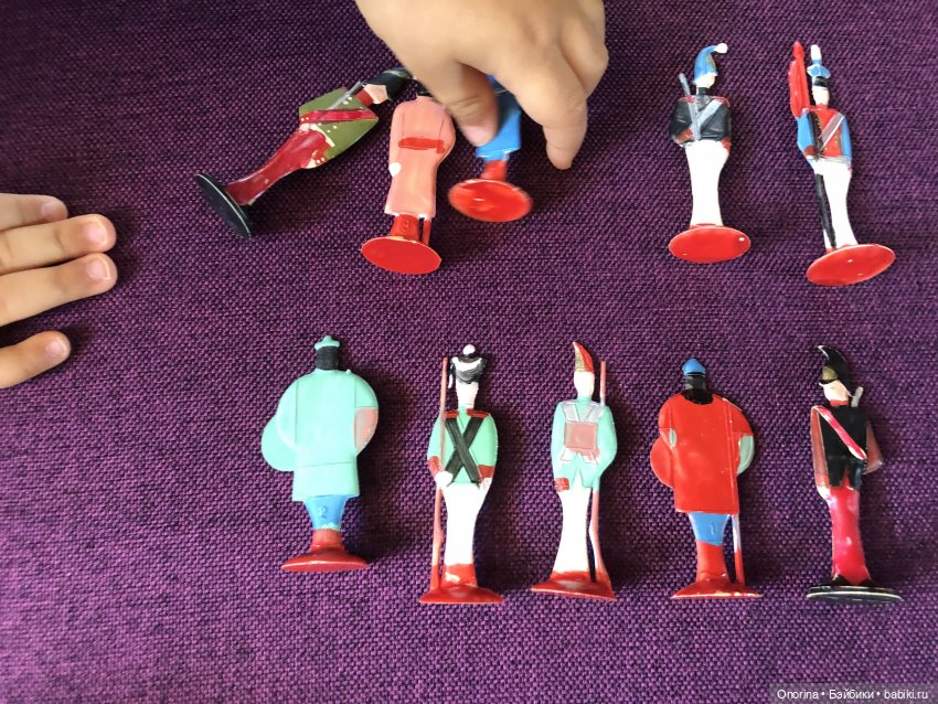 Солдатики мальчика 60-х годов