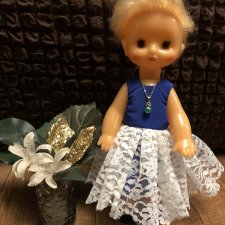 Оля шьёт нарядное платье