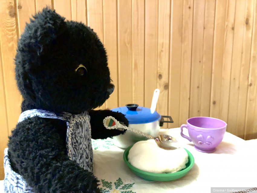 Уголёк варит кашу — Игрушки СССР и советского детства: резиновые (фото 8)