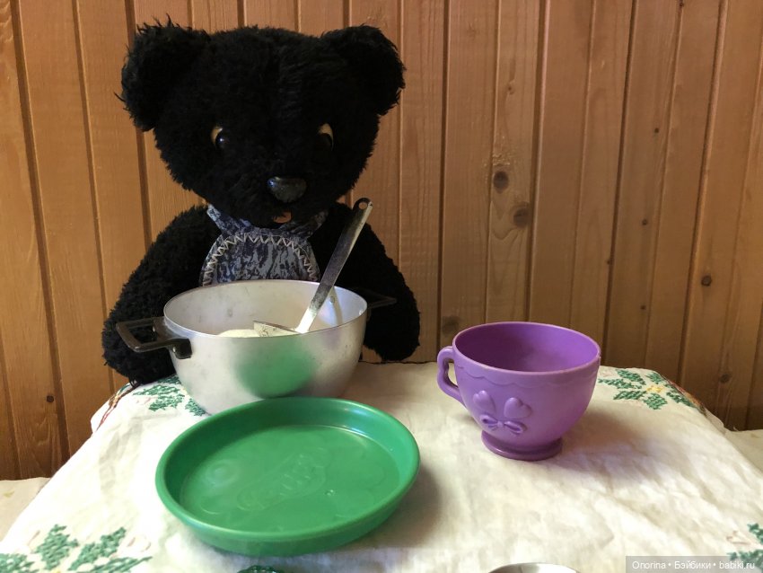 Уголёк варит кашу — Игрушки СССР и советского детства: резиновые (фото 6)