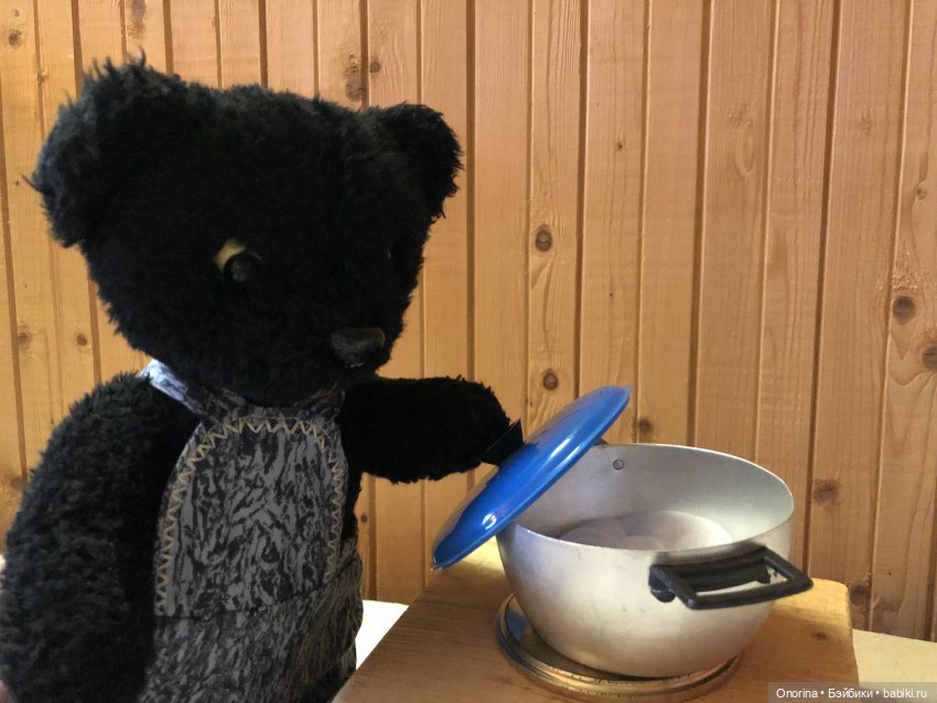 Уголёк варит кашу — Игрушки СССР и советского детства: резиновые (фото 5)