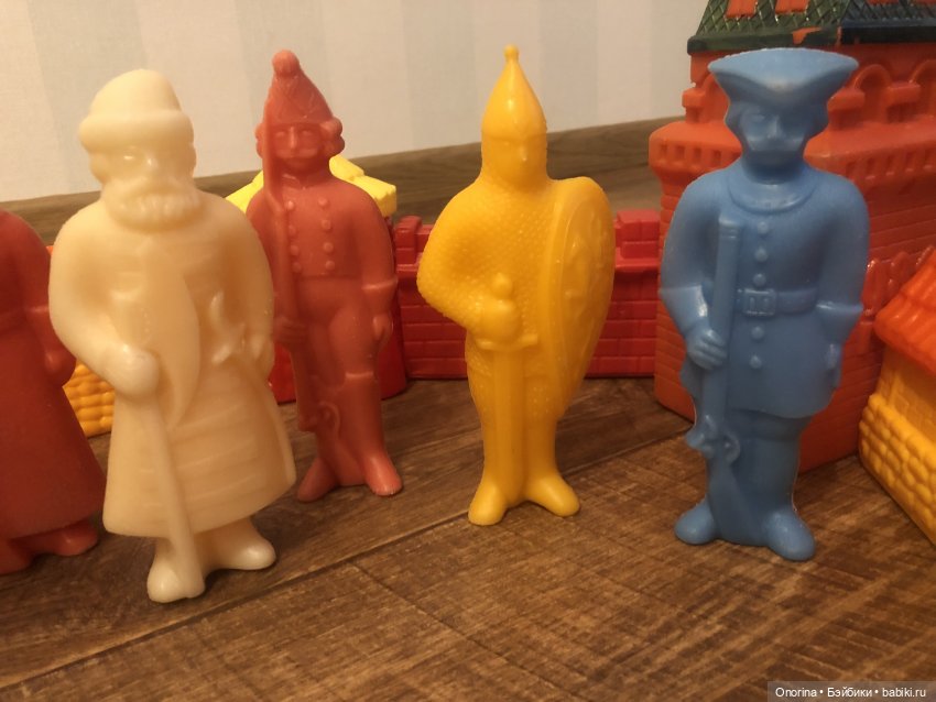 А из нашего окна площадь Красная видна. Ремонт пушки из колкого пластика