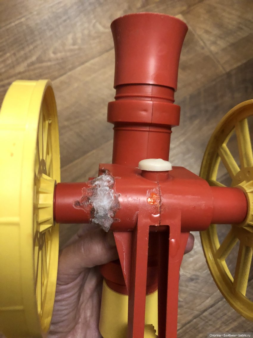 А из нашего окна площадь Красная видна. Ремонт пушки из колкого пластика (фото 10)