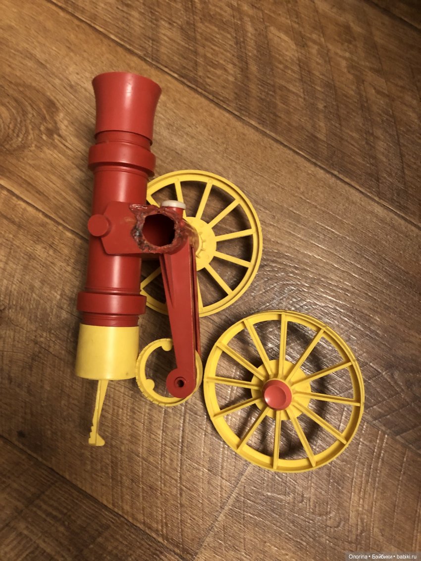 А из нашего окна площадь Красная видна. Ремонт пушки из колкого пластика (фото 4)