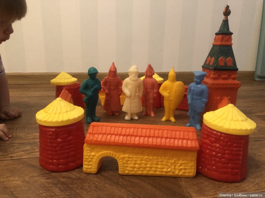 А из нашего окна площадь Красная видна. Ремонт пушки из колкого пластика