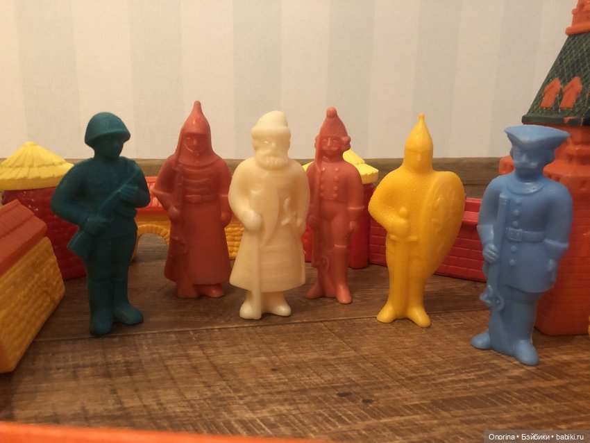 А из нашего окна площадь Красная видна. Ремонт пушки из колкого пластика