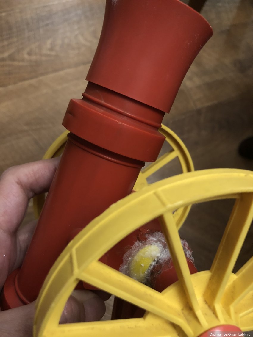 А из нашего окна площадь Красная видна. Ремонт пушки из колкого пластика