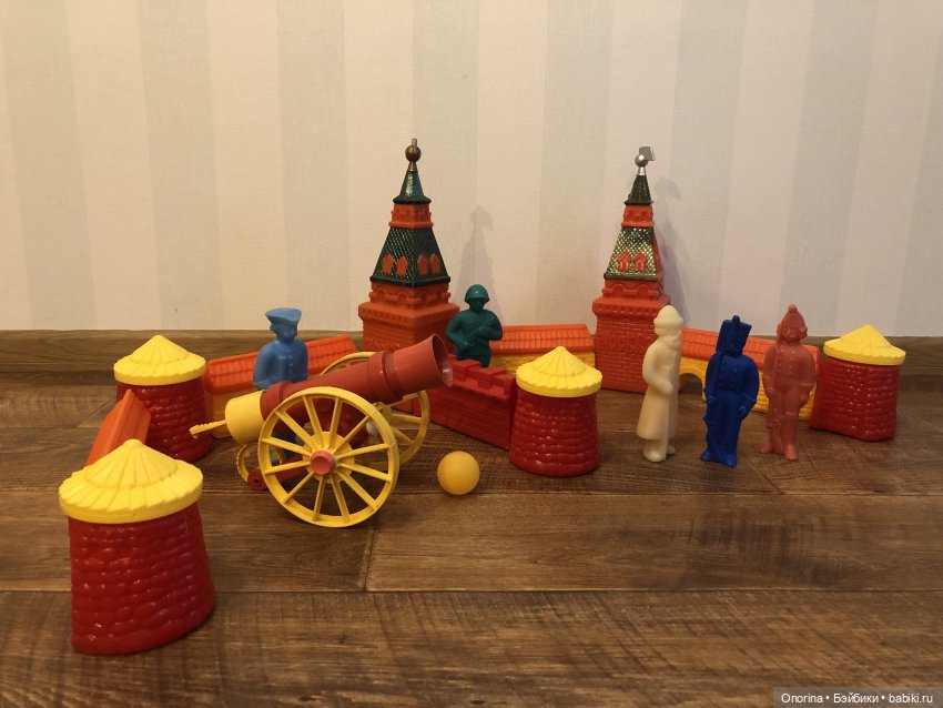 А из нашего окна площадь Красная видна. Ремонт пушки из колкого пластика