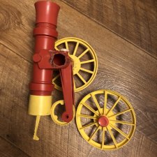 А из нашего окна площадь Красная видна. Ремонт пушки из колкого пластика