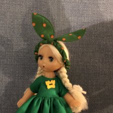 Леночка в зелёном