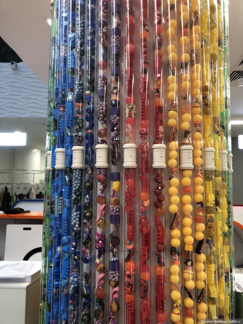 Колонна из игрушек — Интересное и необычное: фотоподборки