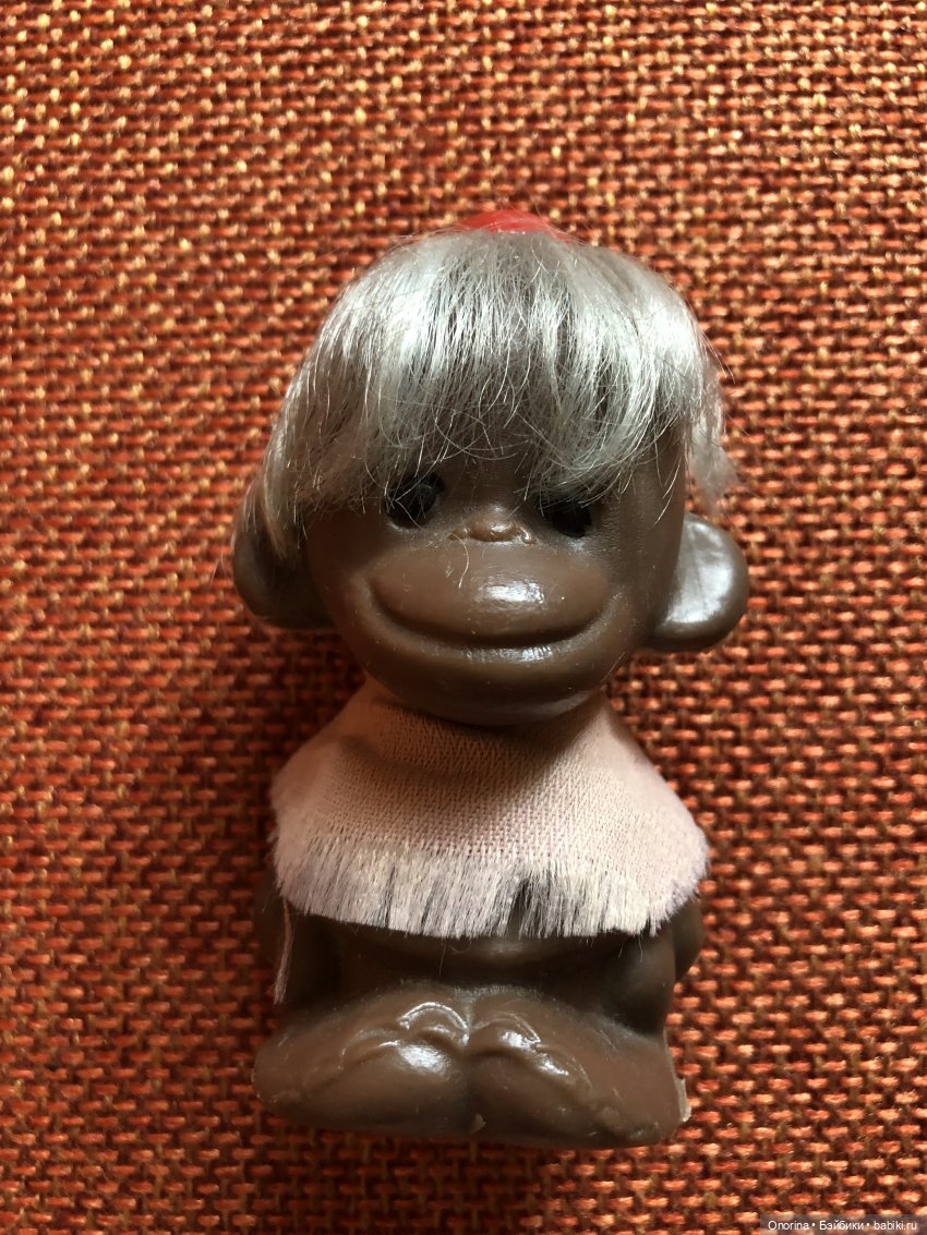 На чердаке, на чердаке есть уголок укромный