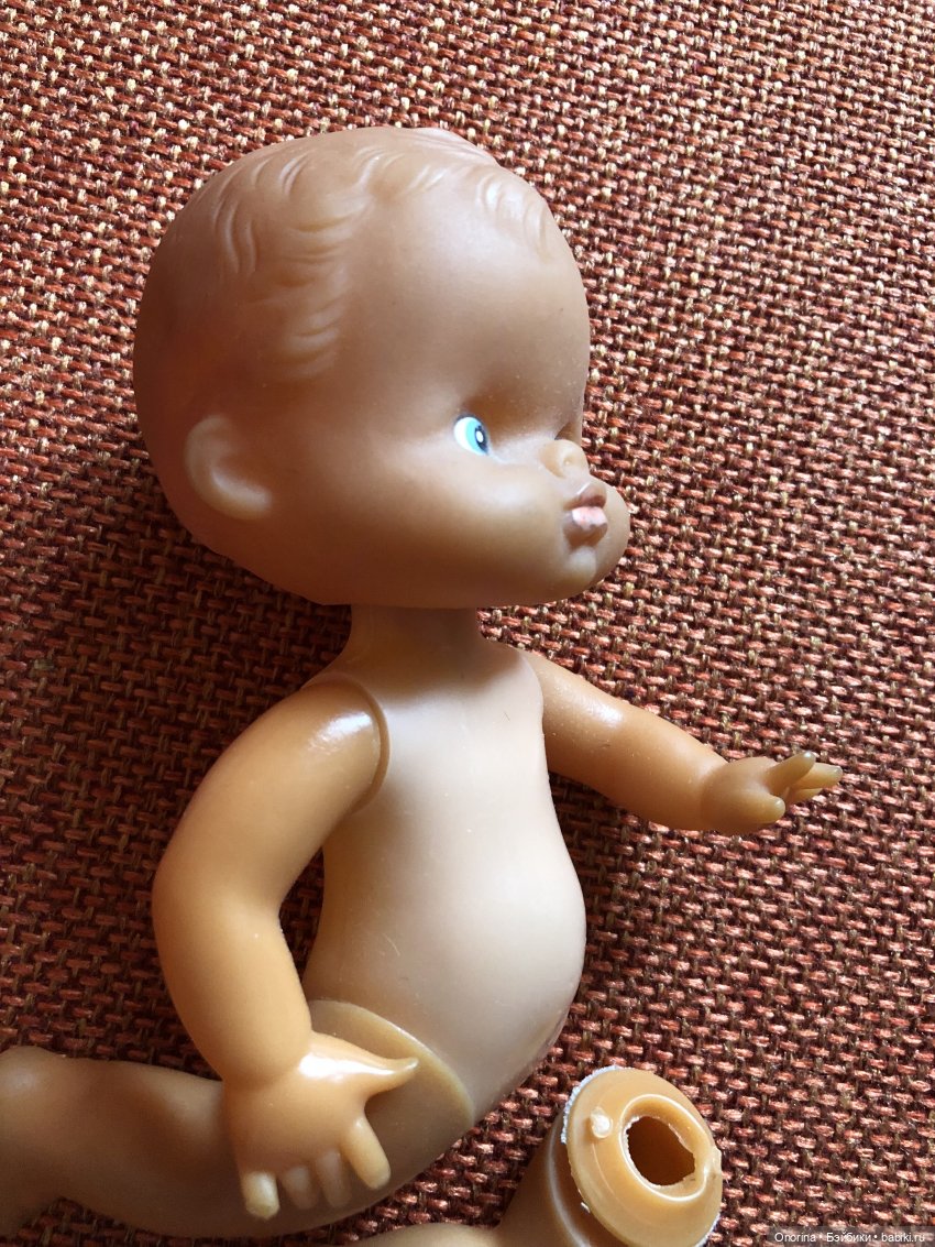 На чердаке, на чердаке есть уголок укромный