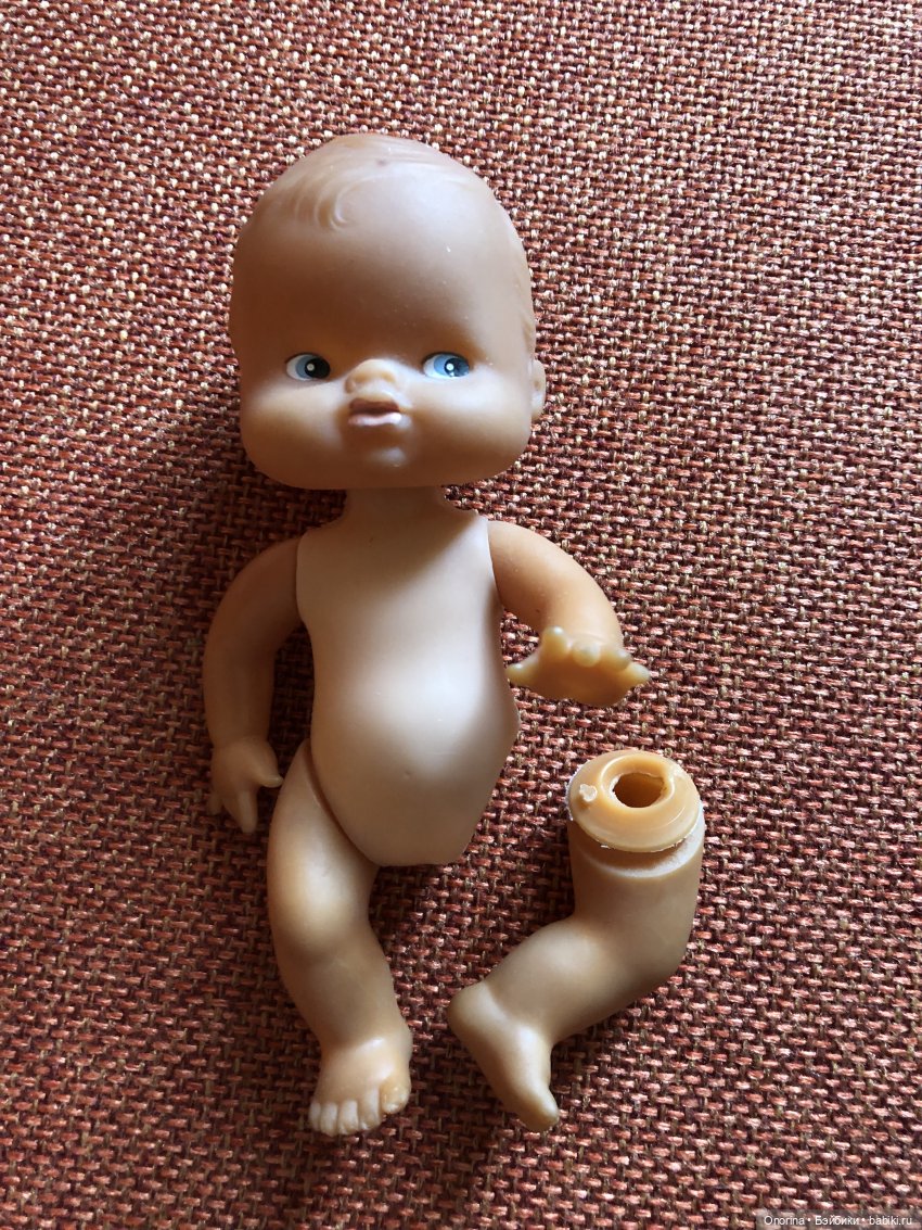 На чердаке, на чердаке есть уголок укромный