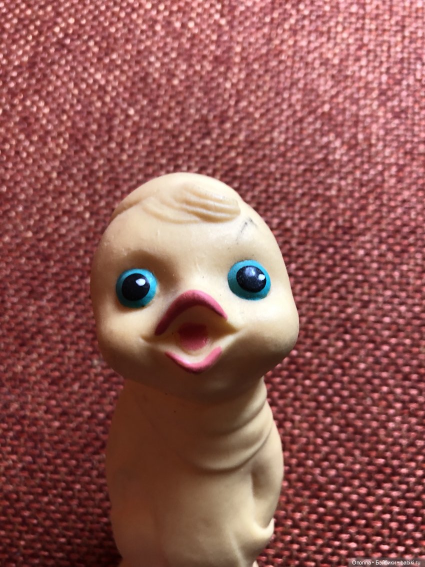 На чердаке, на чердаке есть уголок укромный