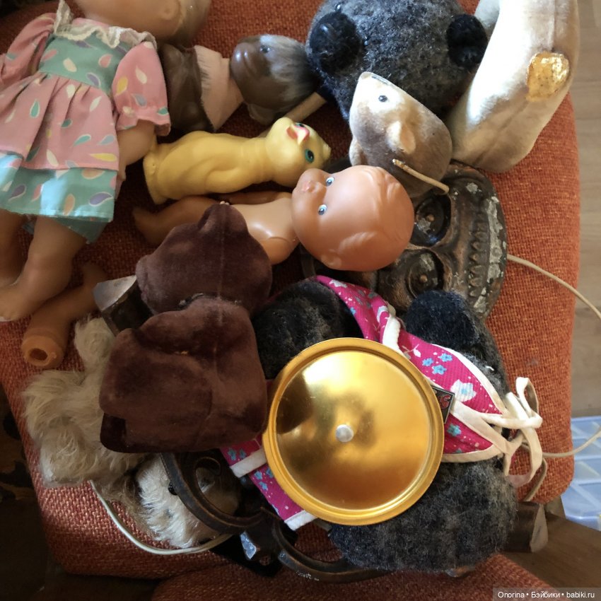 На чердаке, на чердаке есть уголок укромный