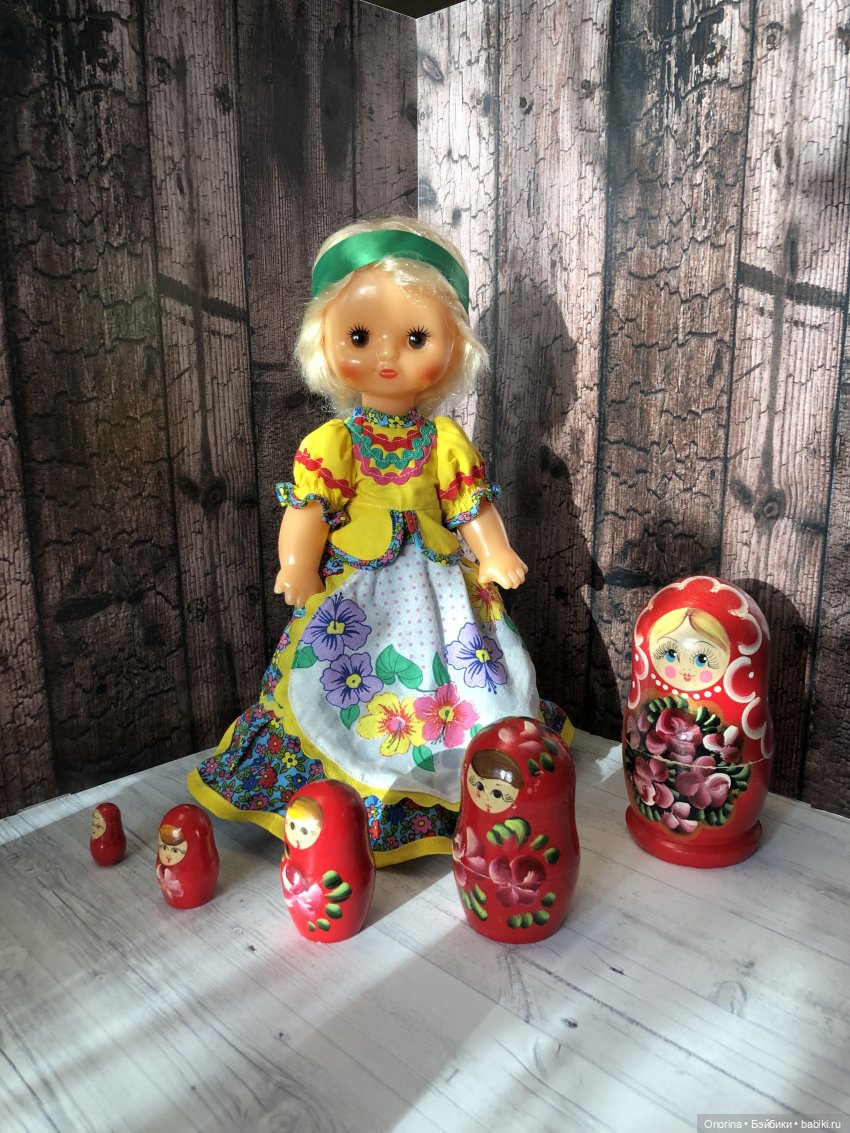 Дуйте в дудки, бейте в ложки В гости к нам пришли матрешки