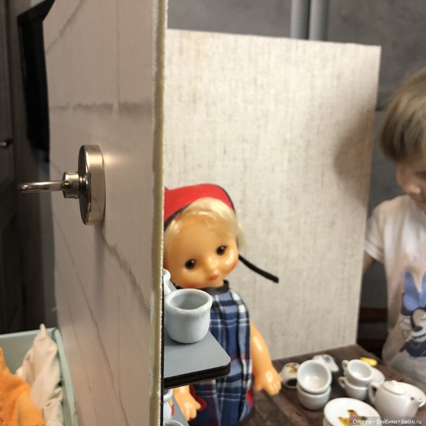 Кукольный магнетизм (использование магнита при создании румбокса)