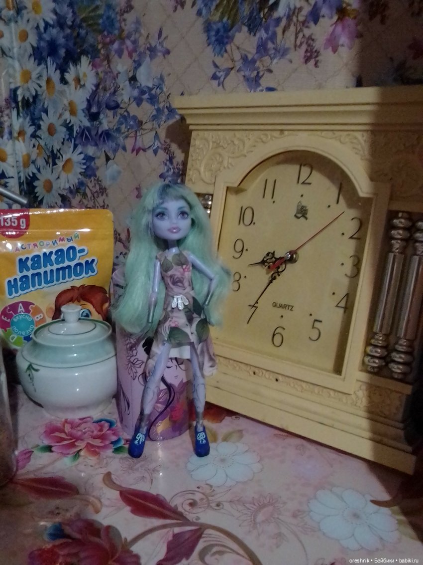 Новенькая куколка, выяснения отношений с куклами или олицетворяющий бред вне рамок