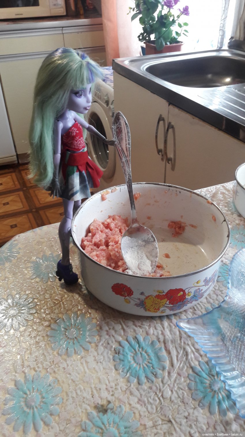 Твайла дежурит на кухне — Куклы Monster High и Ever After High: G1 (фото 9)