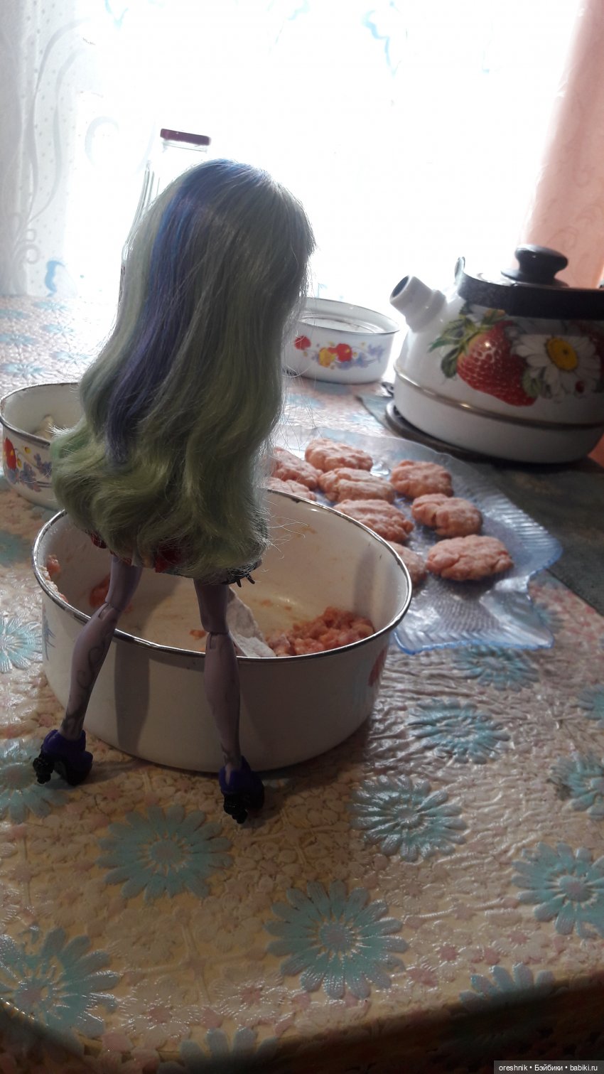 Твайла дежурит на кухне — Куклы Monster High и Ever After High: G1