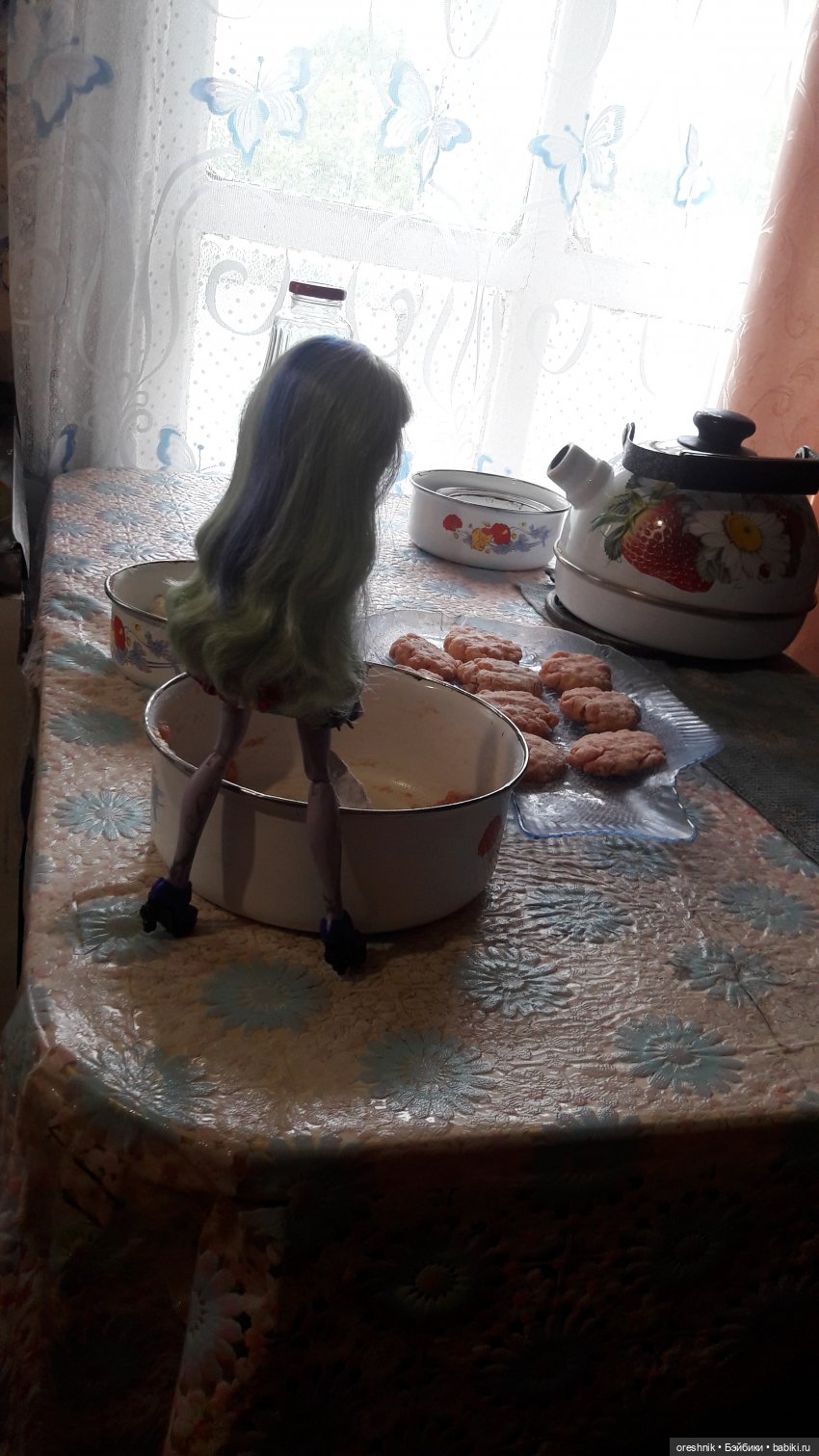 Твайла дежурит на кухне — Куклы Monster High и Ever After High: G1