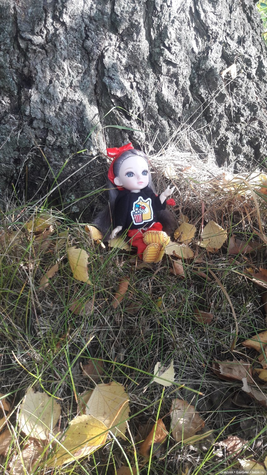 Как я осенью в листьях загорала🍁🍂🌤️ (фото 4)