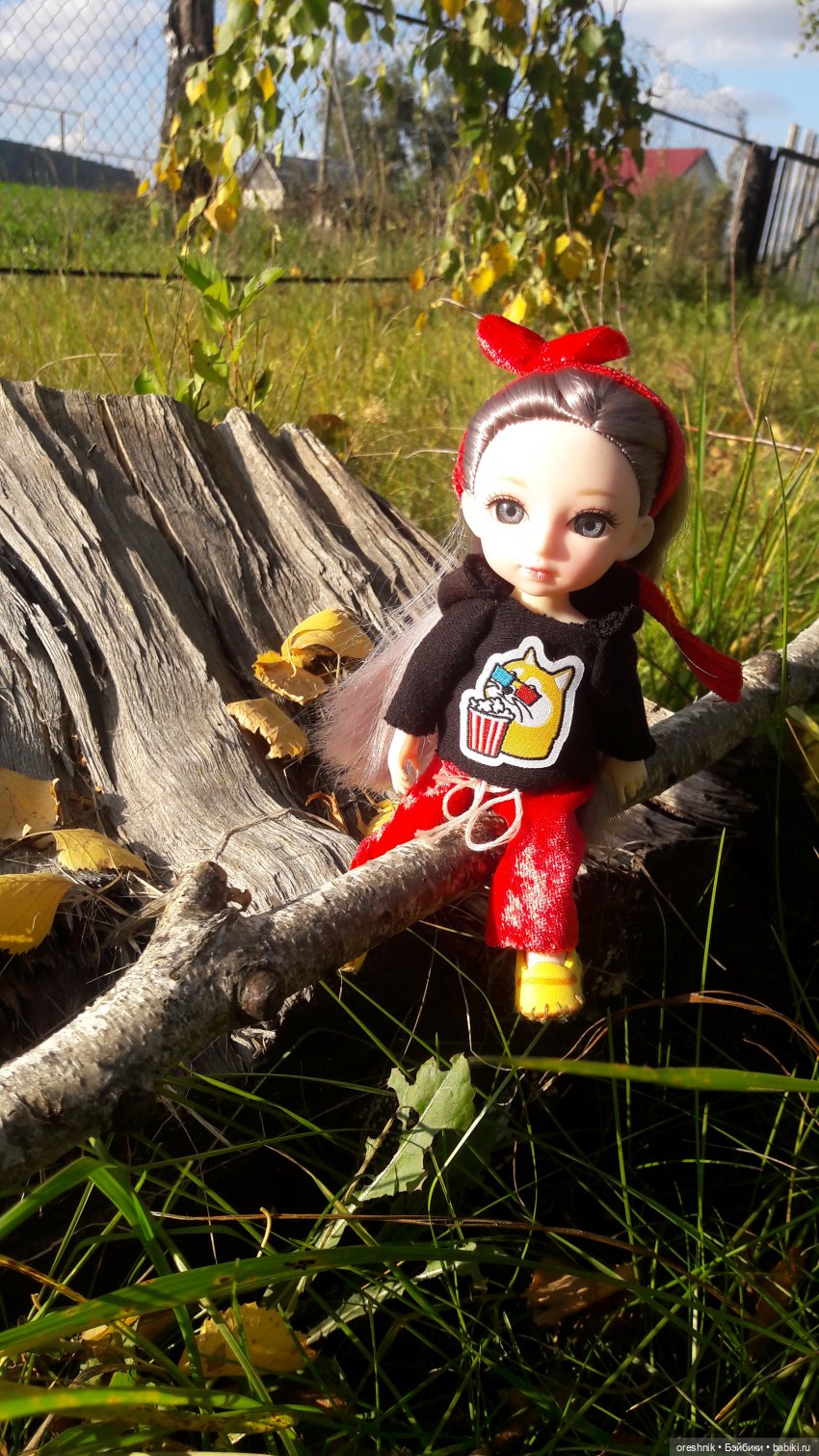 Как я осенью в листьях загорала🍁🍂🌤️ (фото 10)