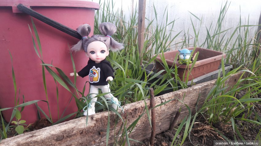 Моя маленькая взрослая Яночка и Ам-нямчик вдыхают весну🌺🌱☀️