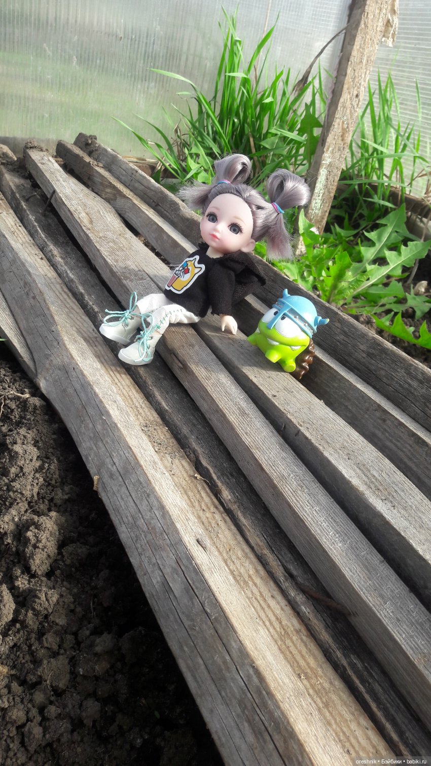 Моя маленькая взрослая Яночка и Ам-нямчик вдыхают весну🌺🌱☀️