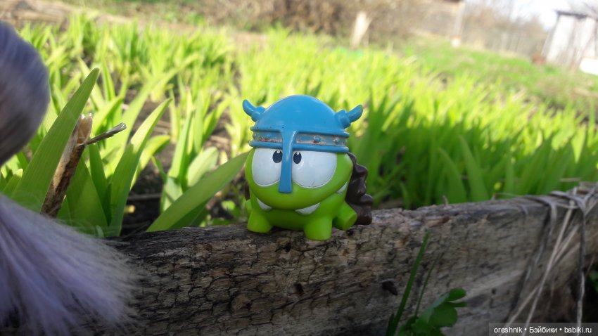 Моя маленькая взрослая Яночка и Ам-нямчик вдыхают весну🌺🌱☀️