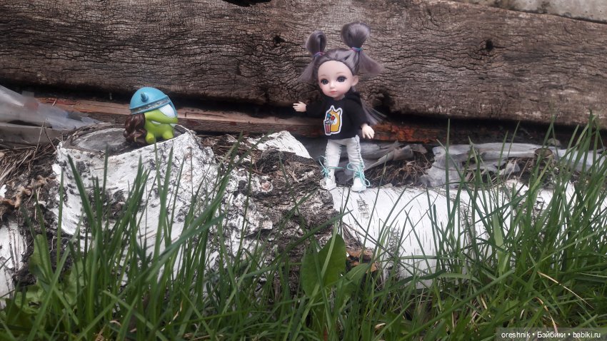 Моя маленькая взрослая Яночка и Ам-нямчик вдыхают весну🌺🌱☀️