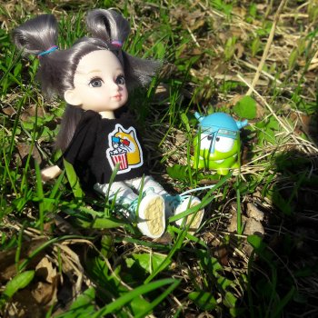 Моя маленькая взрослая Яночка и Ам-нямчик вдыхают весну🌺🌱☀️