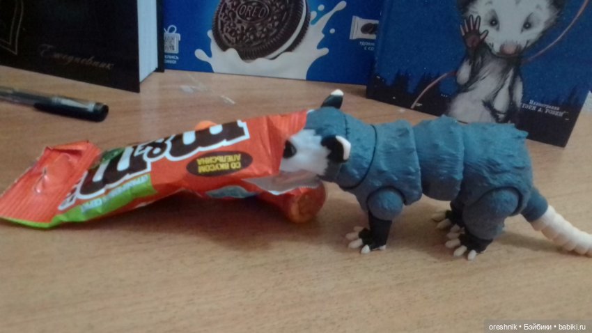 Будни Опоссума. Макароны с луком или кто вкуснее