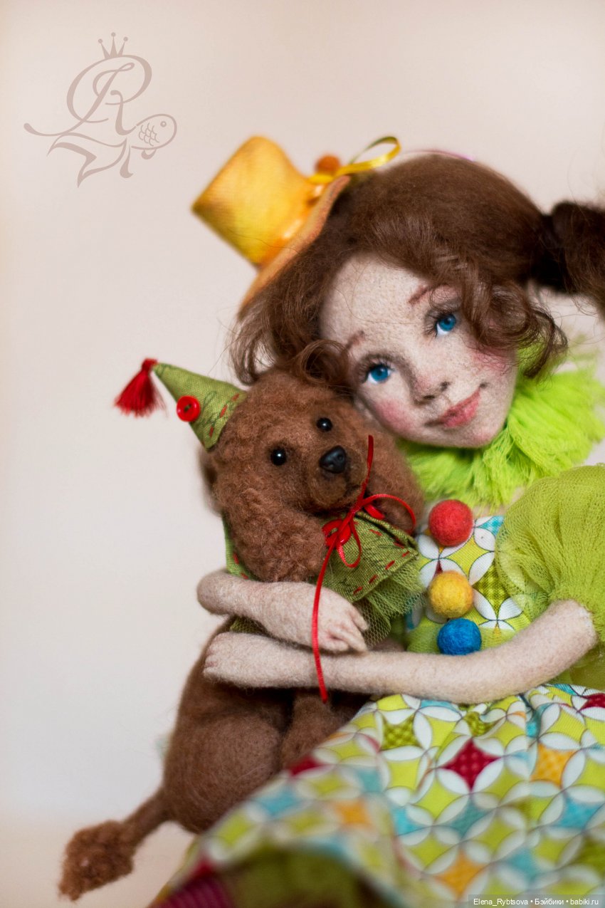 Девочка с пуделем около 45 см. На проволочном каркасе